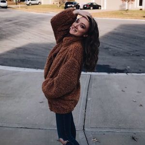 Meet your Posher, Brooke